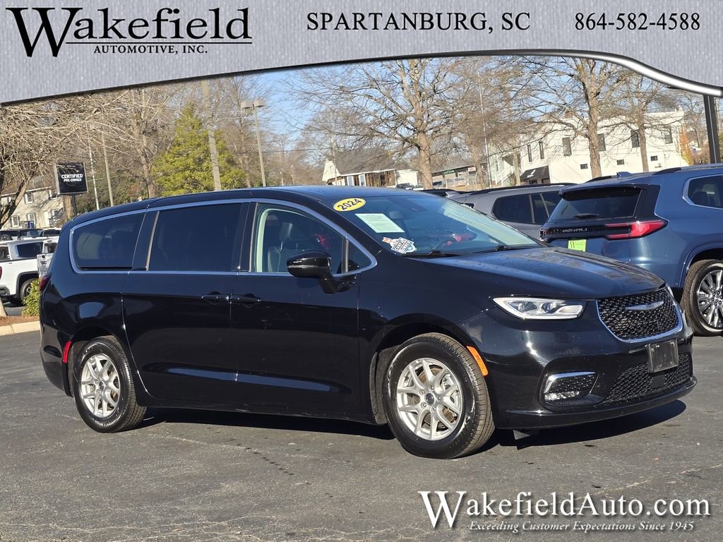 Used 2024 Chrysler Pacifica Touring-L