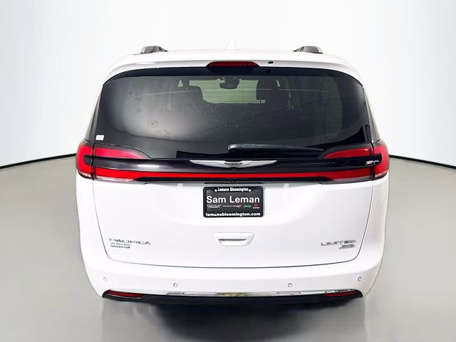 Used 2021 Chrysler Pacifica Limited AWD/4WD image 6