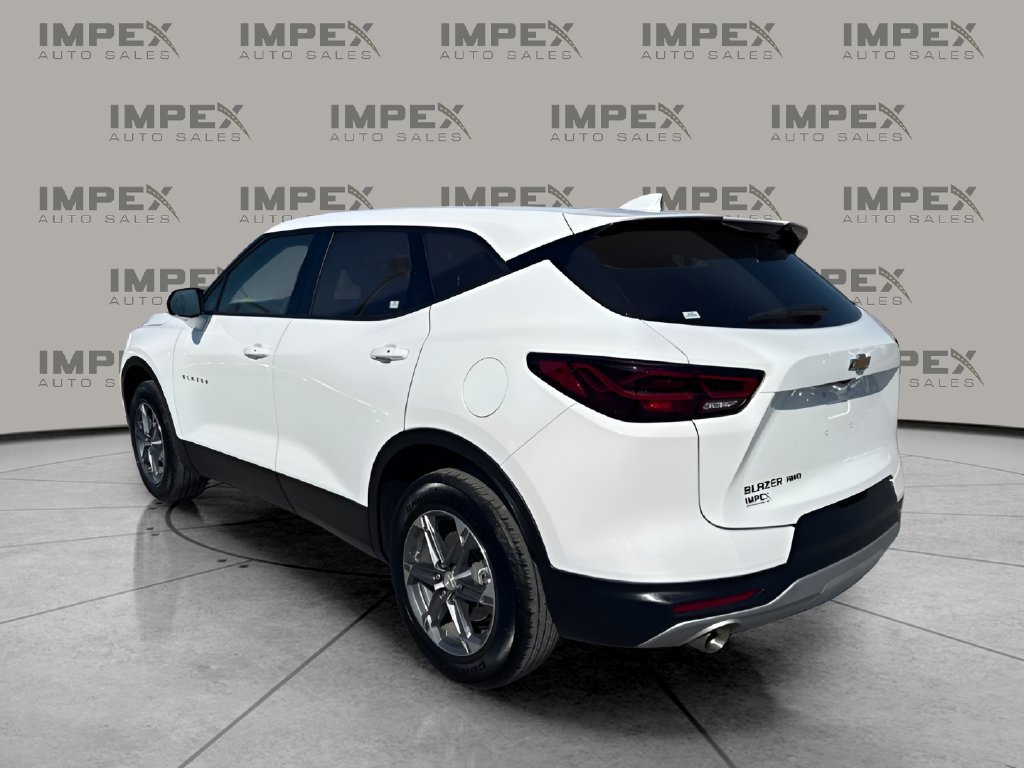 Used 2025 Chevrolet Blazer LT AWD/4WD image 3