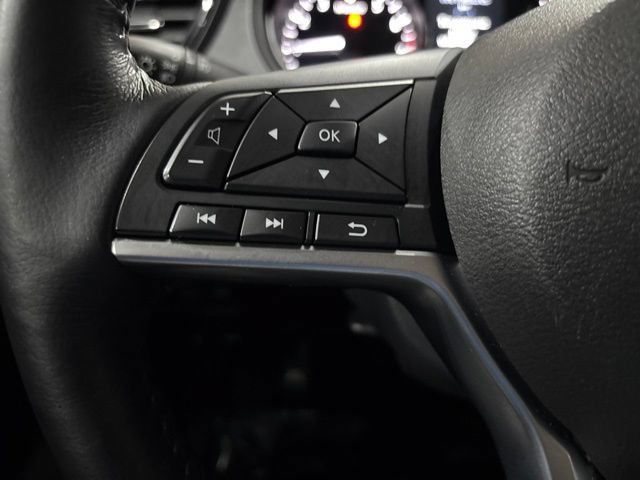 Used 2017 Nissan Rogue SL FWD image 16