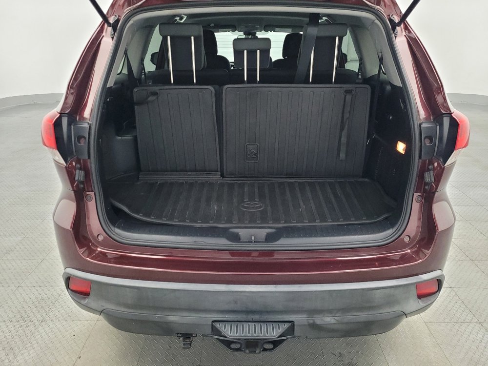 Used 2018 Toyota Highlander LE FWD image 29
