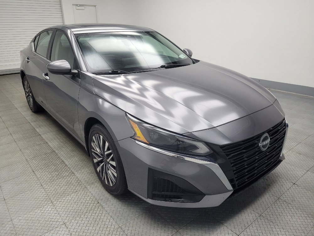 Used 2023 Nissan Altima 2.5 SV w/ SV Premium Package image 13