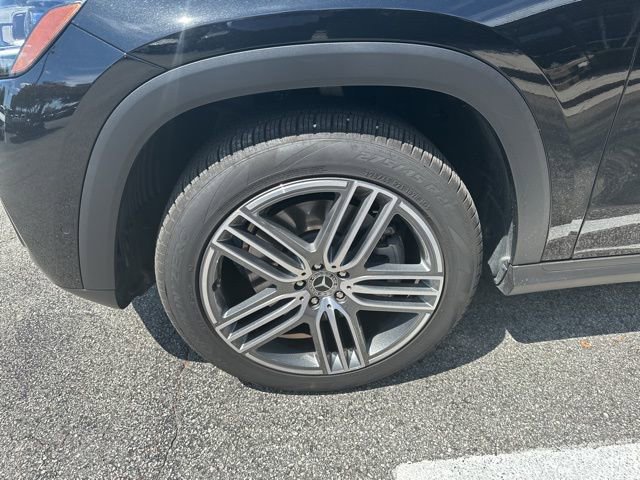 Used 2025 Mercedes-Benz GLS 450 4MATIC image 9