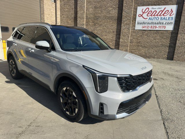 Used 2025 Kia Sorento S w/ Panoramic Sunroof Package FWD image 1
