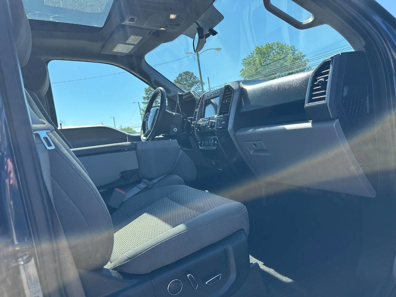 Used 2018 Ford F150 XLT w/ Equipment Group 302A Luxury AWD/4WD image 34