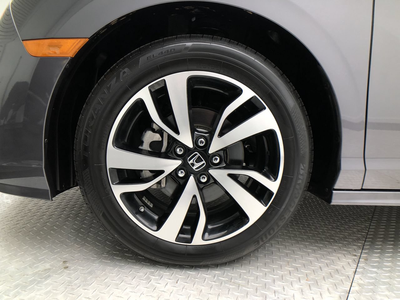 Used 2019 Honda Odyssey Elite image 2