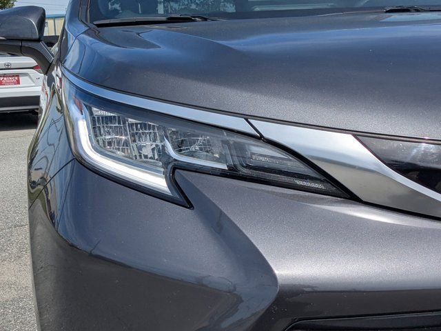 Used 2025 Toyota Sienna Limited FWD image 10