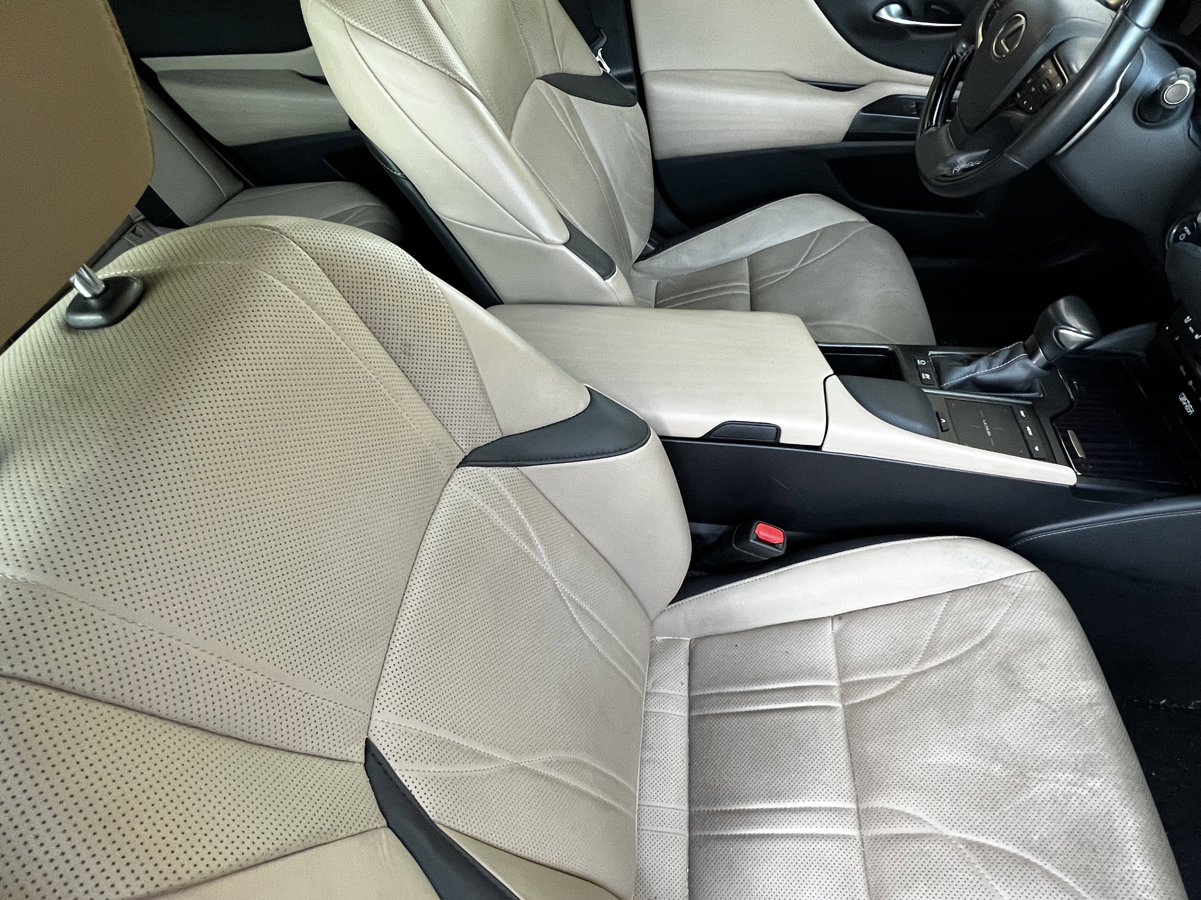 Used 2021 Lexus ES 300h Ultra Luxury w/ Accessory Package 2 image 44