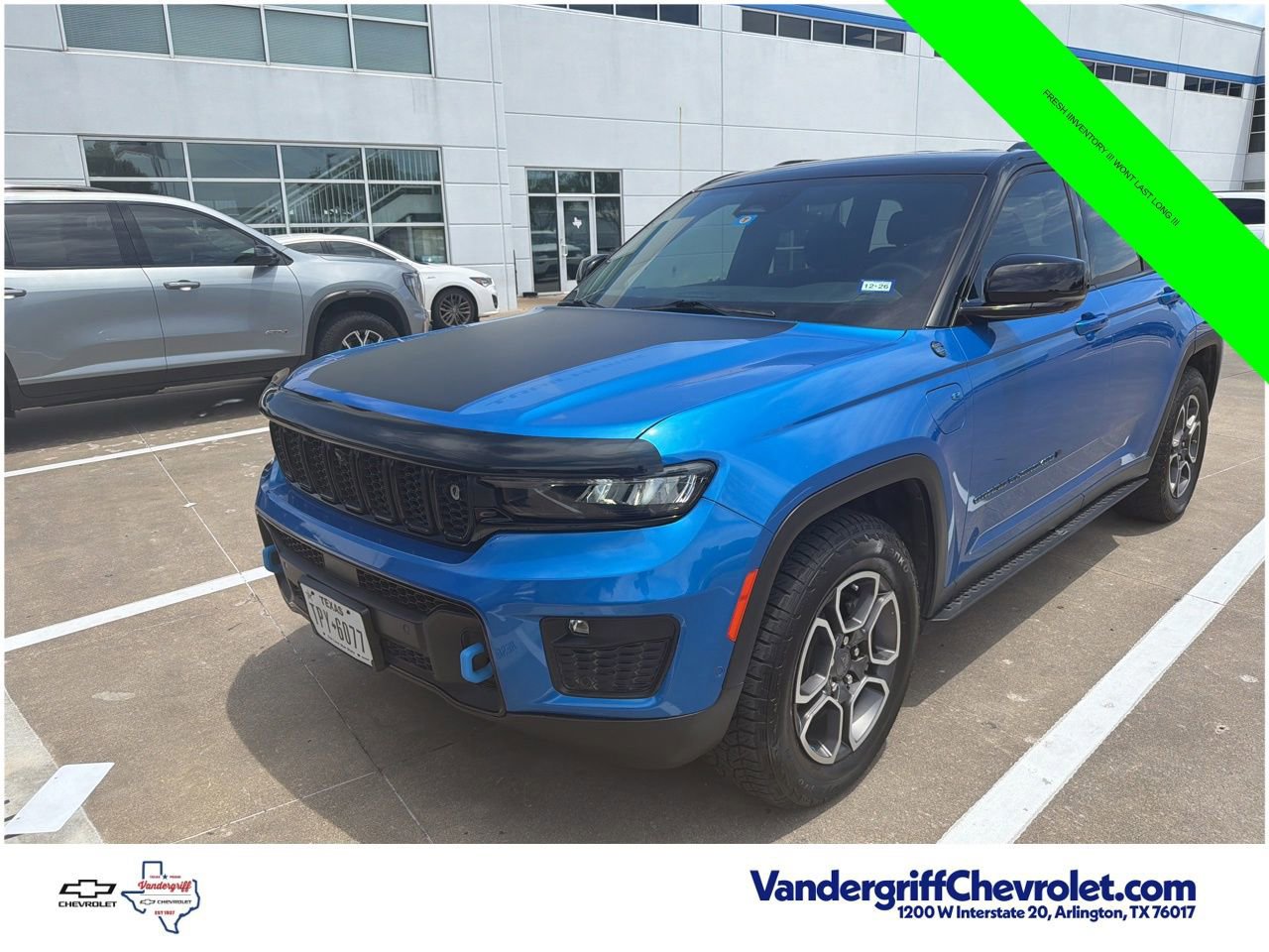 Used 2022 Jeep Grand Cherokee Trailhawk w/ Advanced Protech Group II AWD/4WD image 2