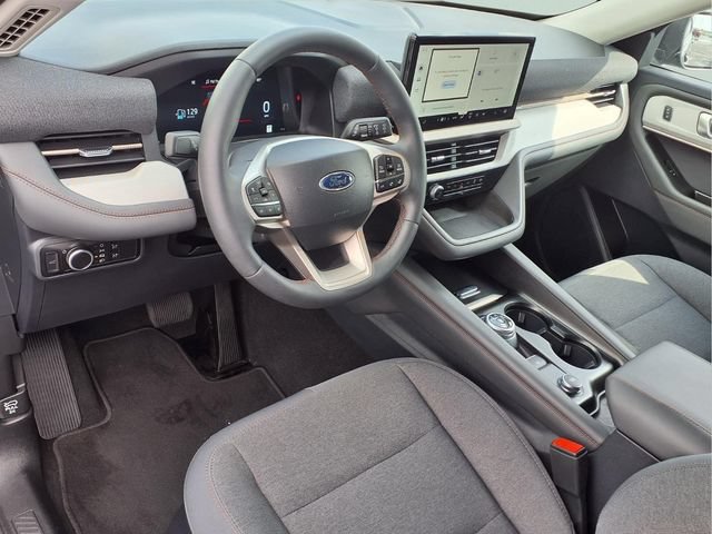 Used 2025 Ford Explorer Active AWD/4WD image 18