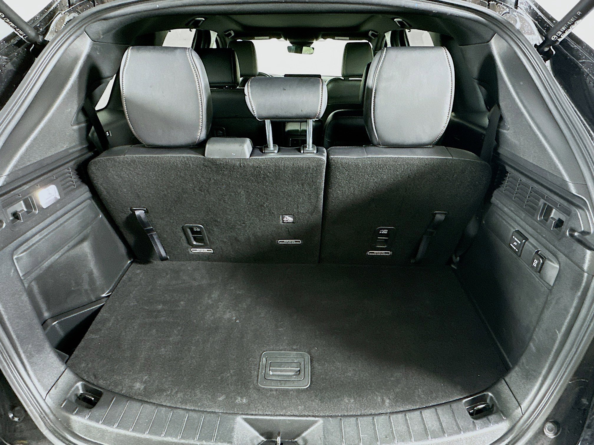 Used 2025 MAZDA CX-90 3.3 Turbo w/ Premium Plus Pkg image 31