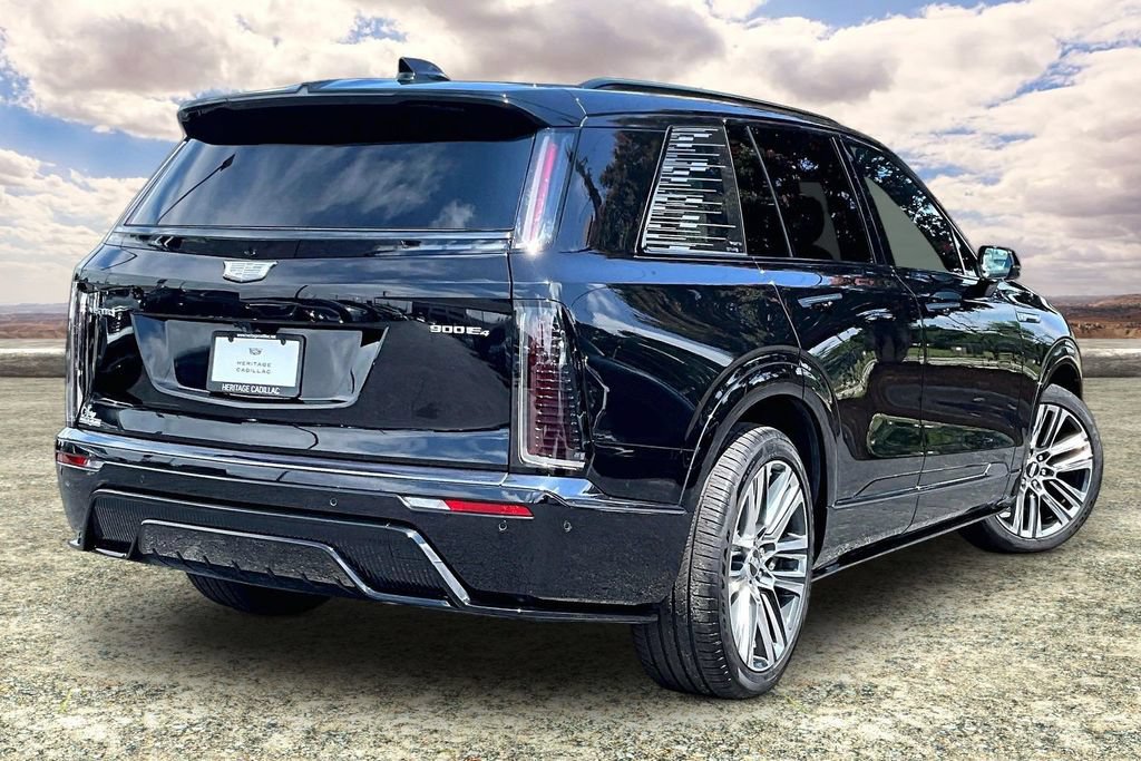 Certified 2026 Cadillac Vistiq Platinum w/ LPO, Floor Liner Package AWD/4WD image 5