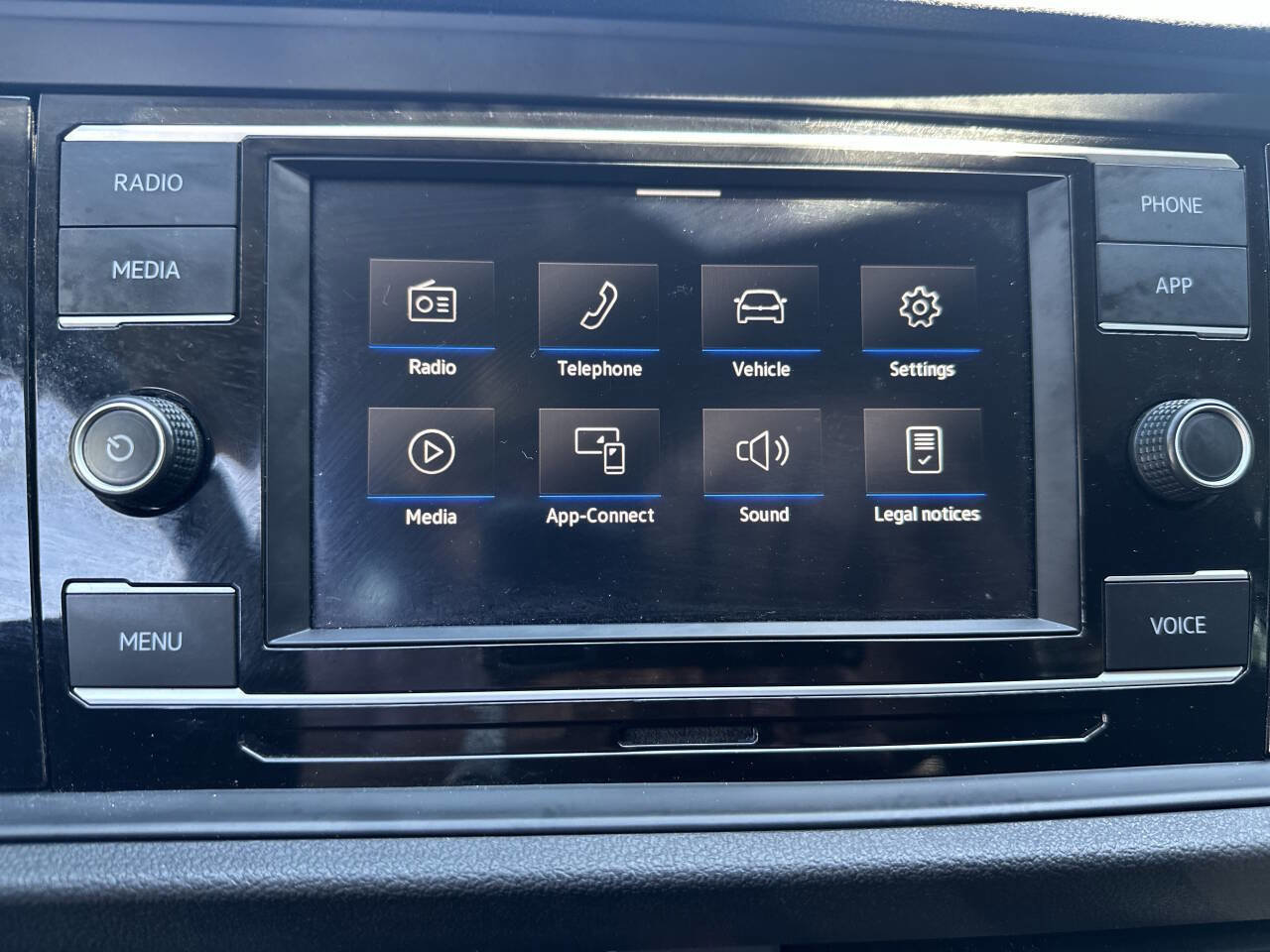 Used 2020 Volkswagen Jetta S w/ Driver Assistance Package image 40