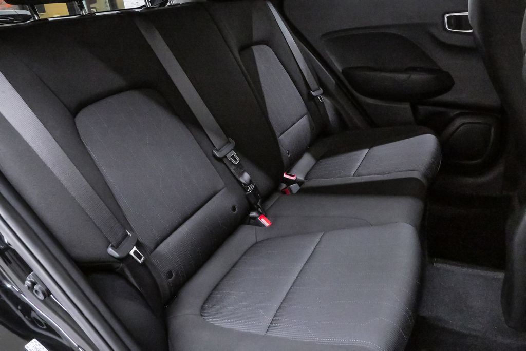 Certified 2024 Hyundai Venue SE FWD image 11