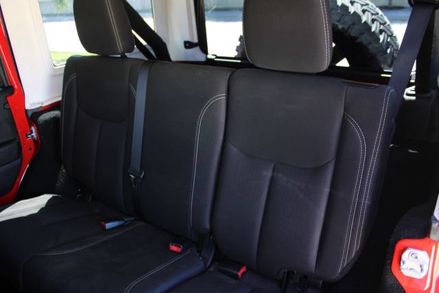 Used 2018 Jeep Wrangler Unlimited Sahara AWD/4WD image 20