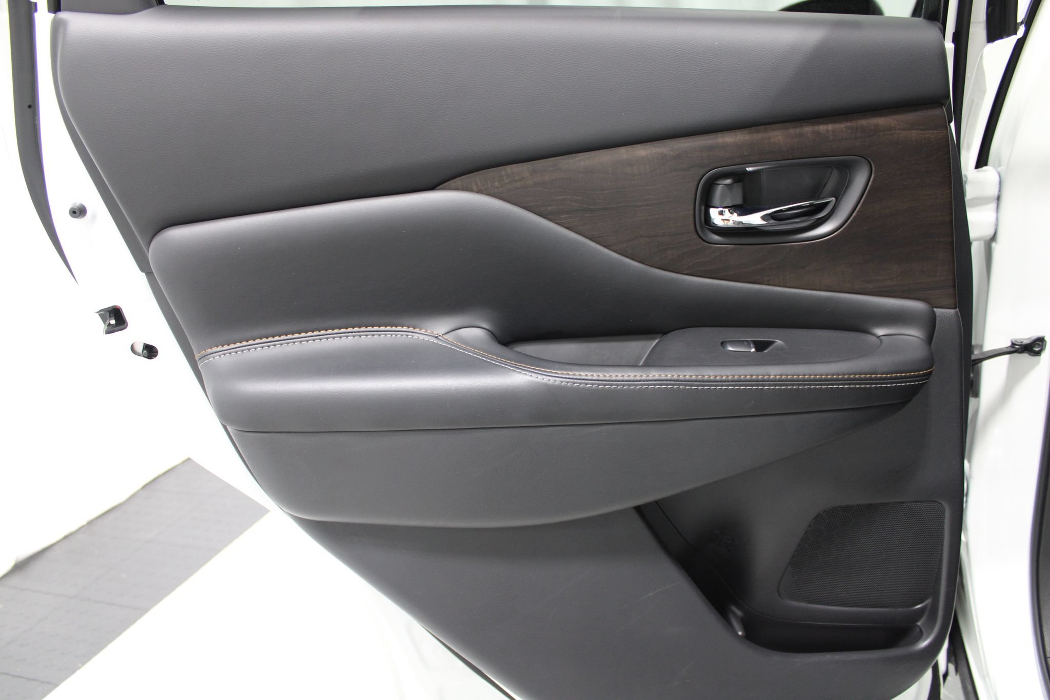 Used 2023 Nissan Murano Platinum AWD/4WD image 14
