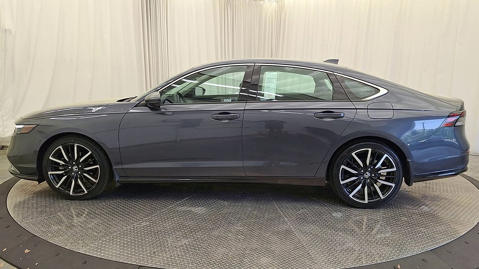 Used 2023 Honda Accord Touring image 8