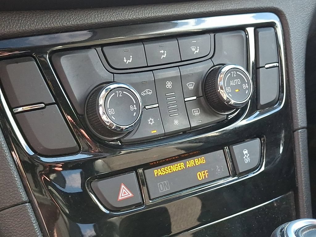 Used 2019 Buick Encore Sport Touring AWD/4WD image 15