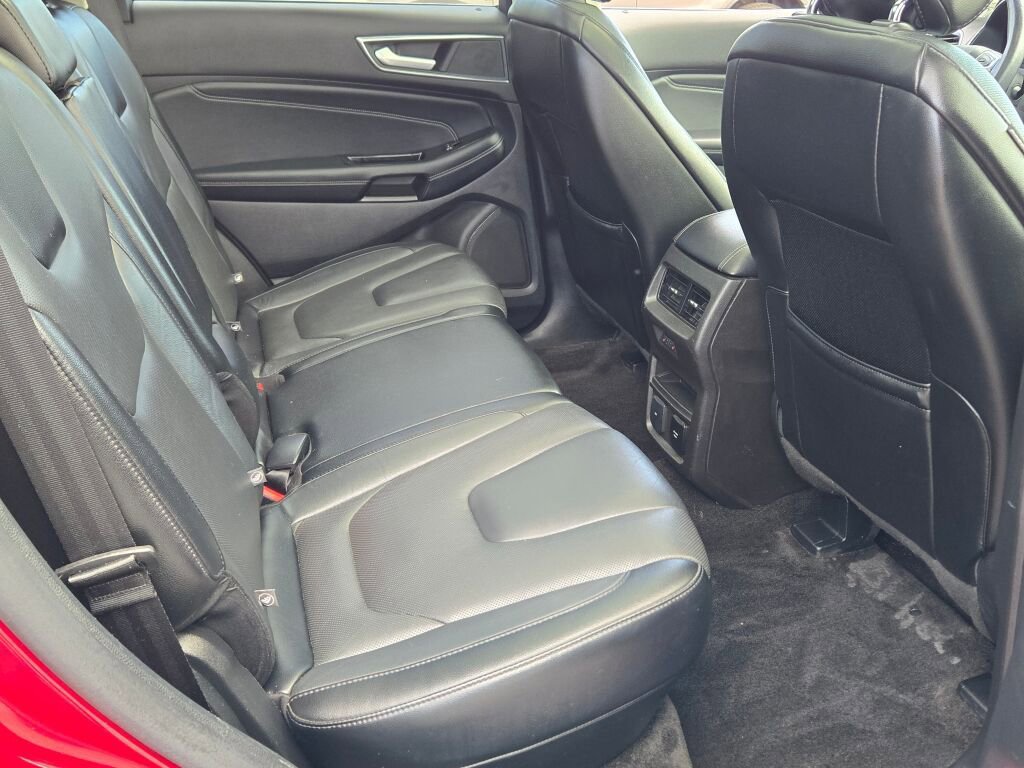 Used 2018 Ford Edge Titanium w/ Equipment Group 301A AWD/4WD image 10