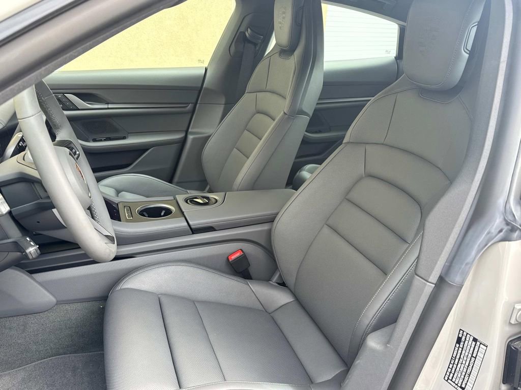New 2025 Porsche Taycan 4S image 5