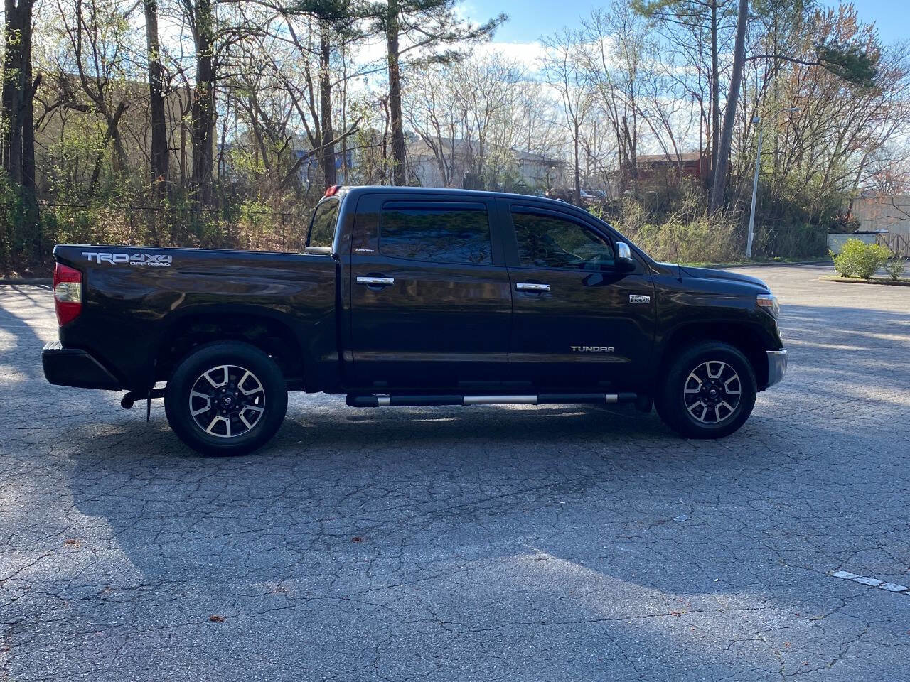 Used 2018 Toyota Tundra Limited w/ Limited Premium Package image 5