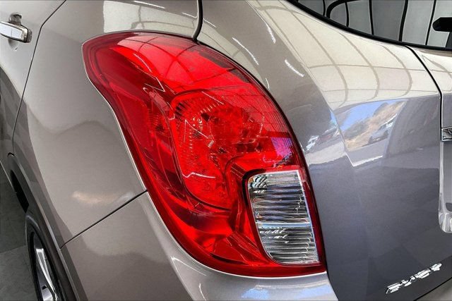 Used 2014 Buick Encore Convenience FWD image 28