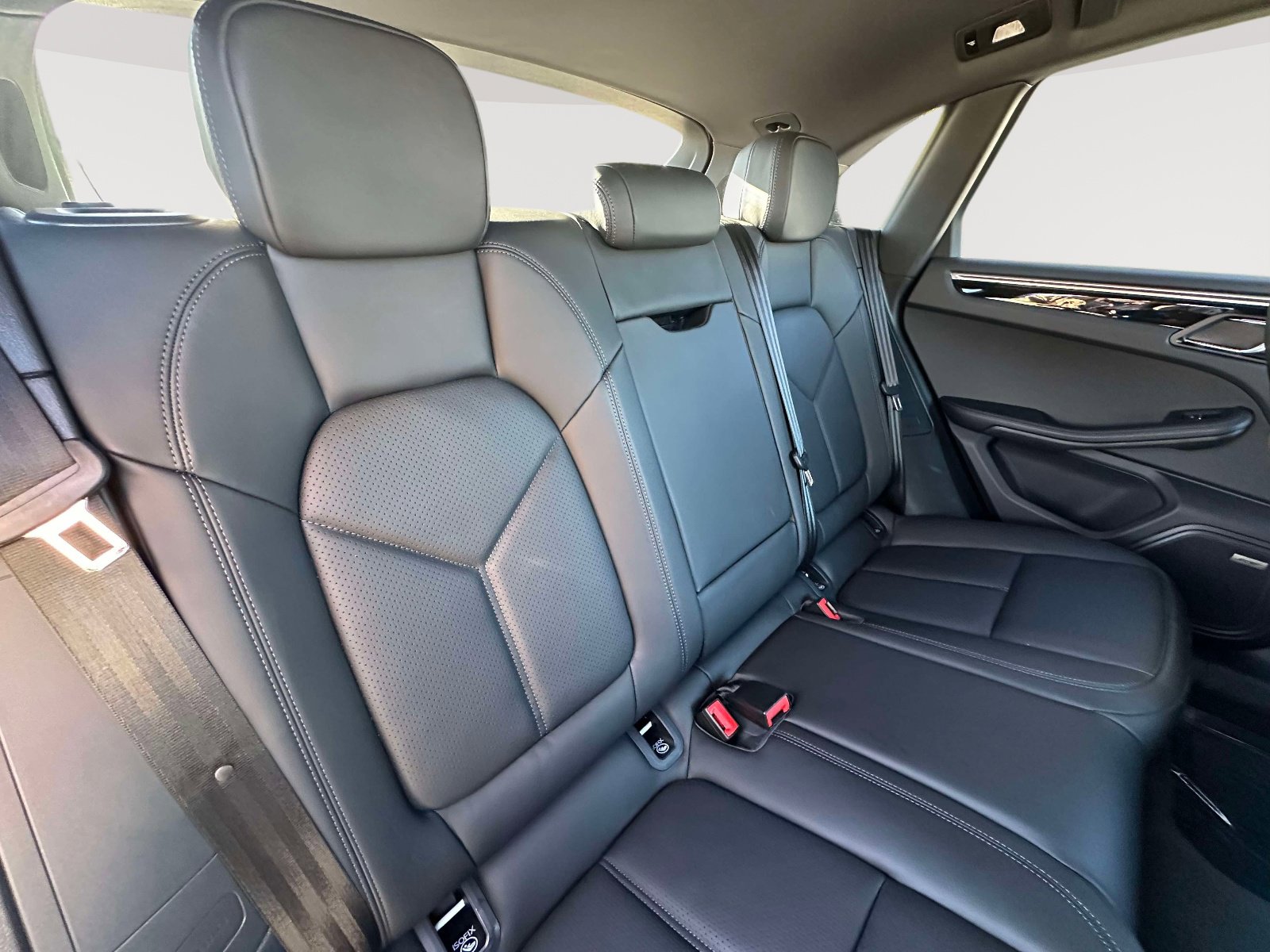 Used 2022 Porsche Macan S image 29