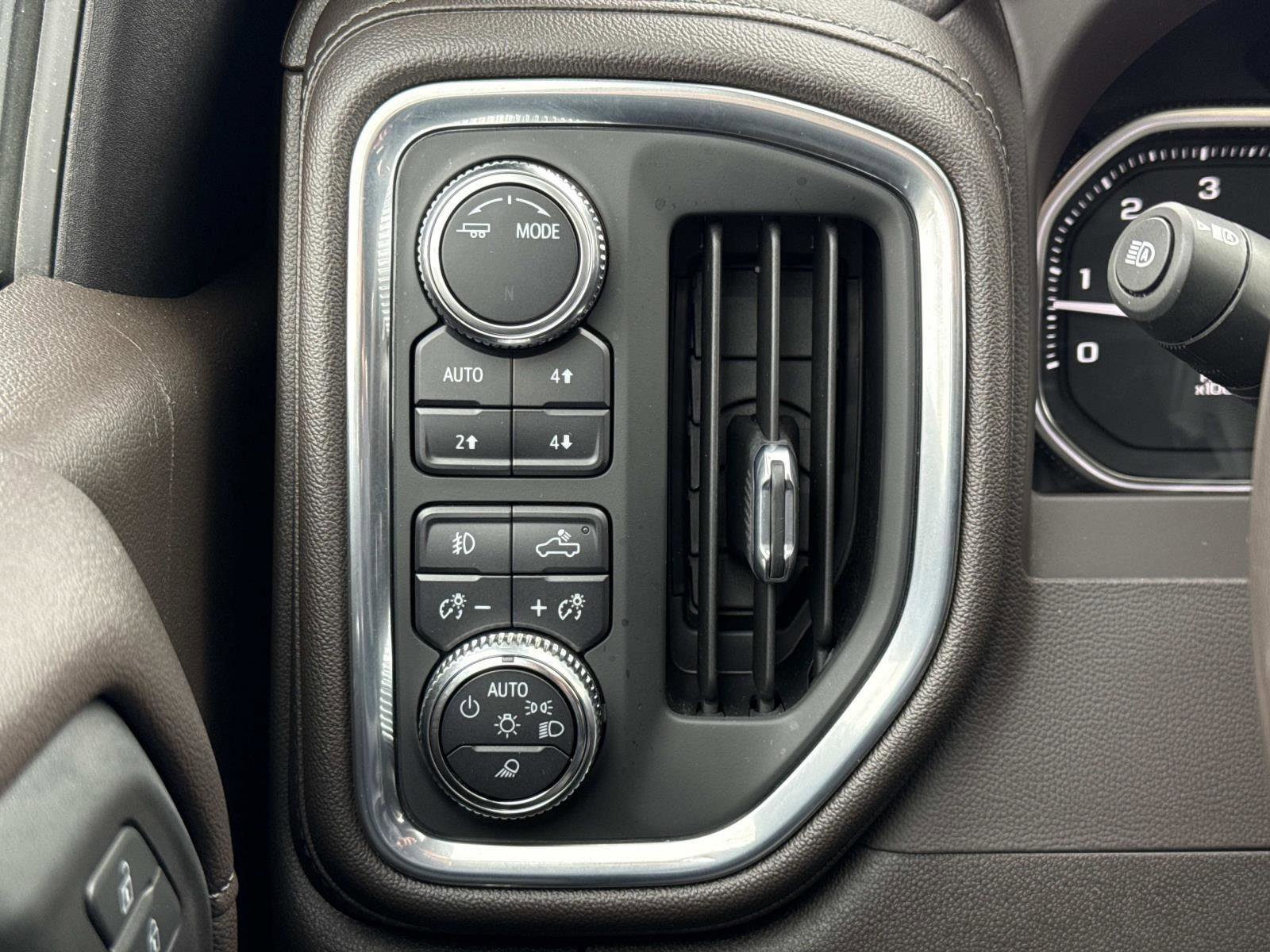 Used 2022 GMC Sierra 1500 Denali w/ Driver Alert Package II image 13