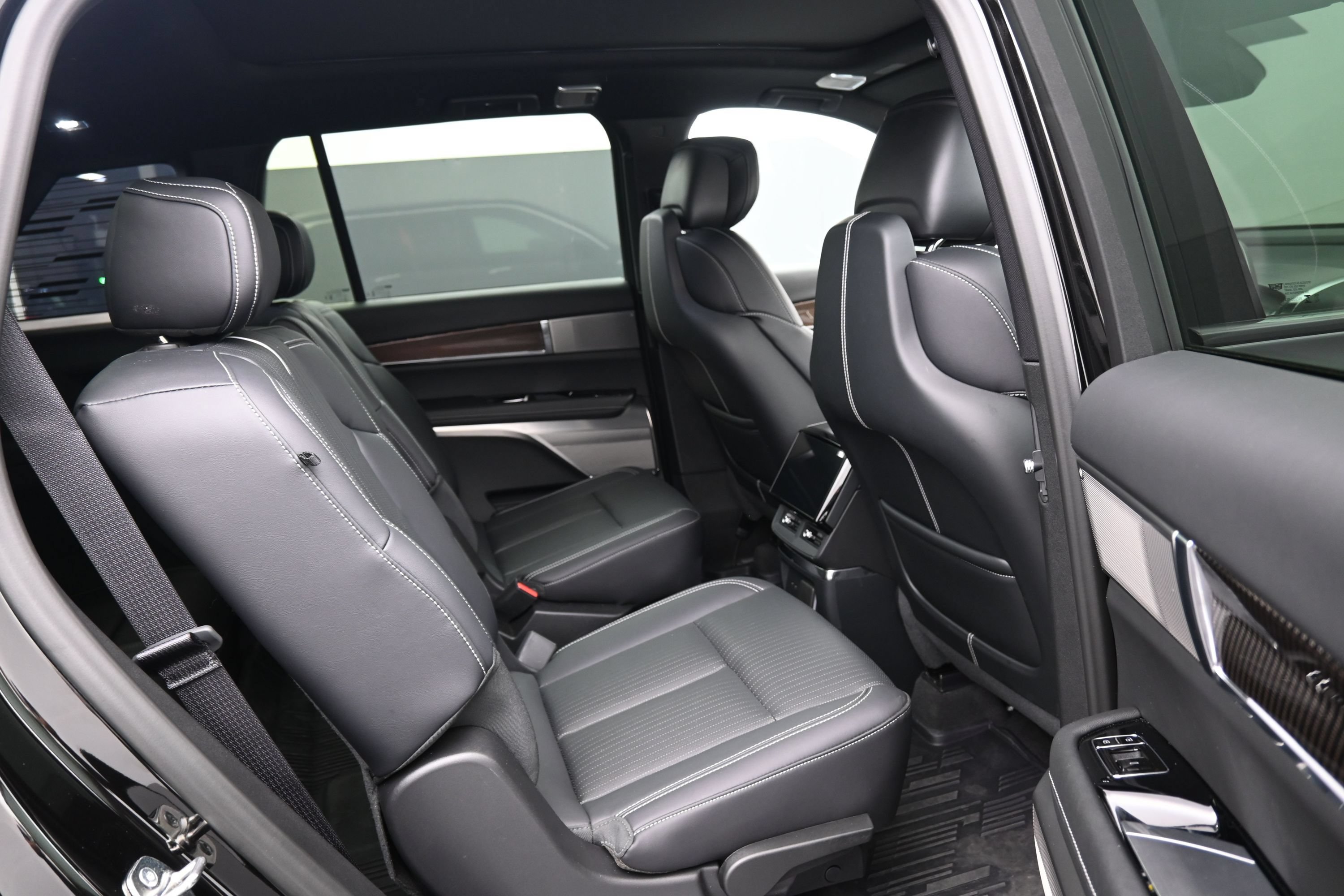 New 2026 Cadillac Vistiq Premium Luxury w/ LPO, Floor Liner Package AWD/4WD image 12