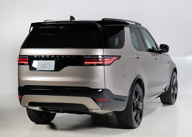 New 2026 Land Rover Discovery Dynamic SE image 2