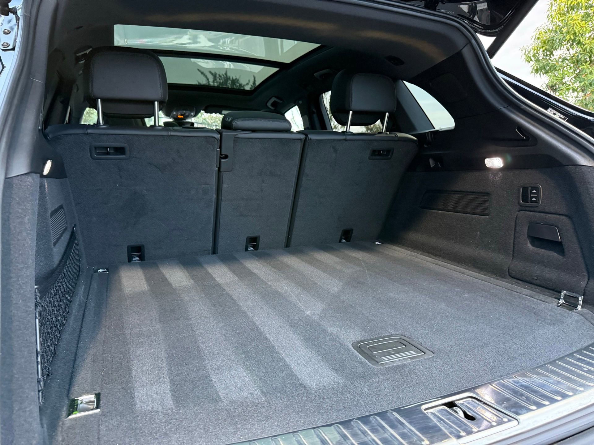 Used 2025 Porsche Cayenne S image 33