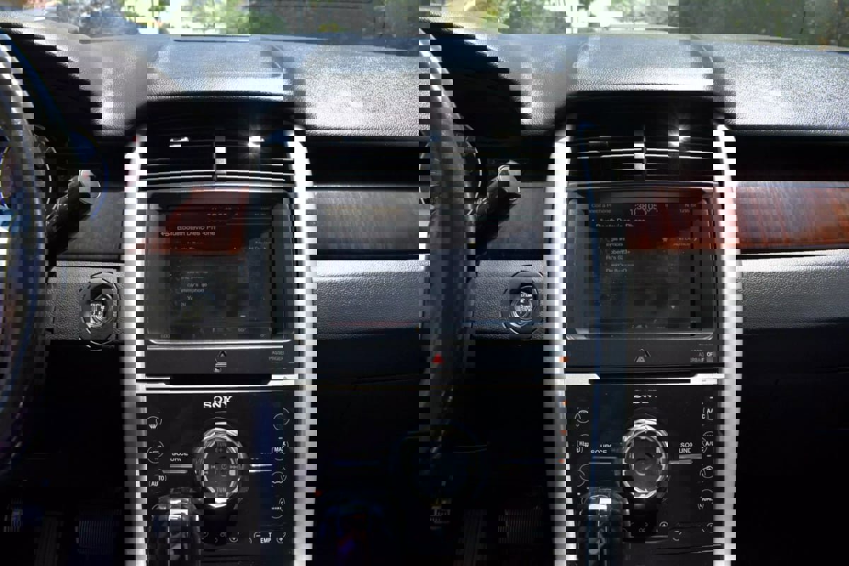 Used 2011 Ford Edge Limited w/ 302A Rapid Spec Order Code image 18