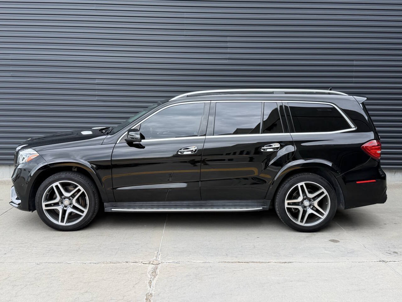 Used 2017 Mercedes-Benz GLS 550 4MATIC image 9