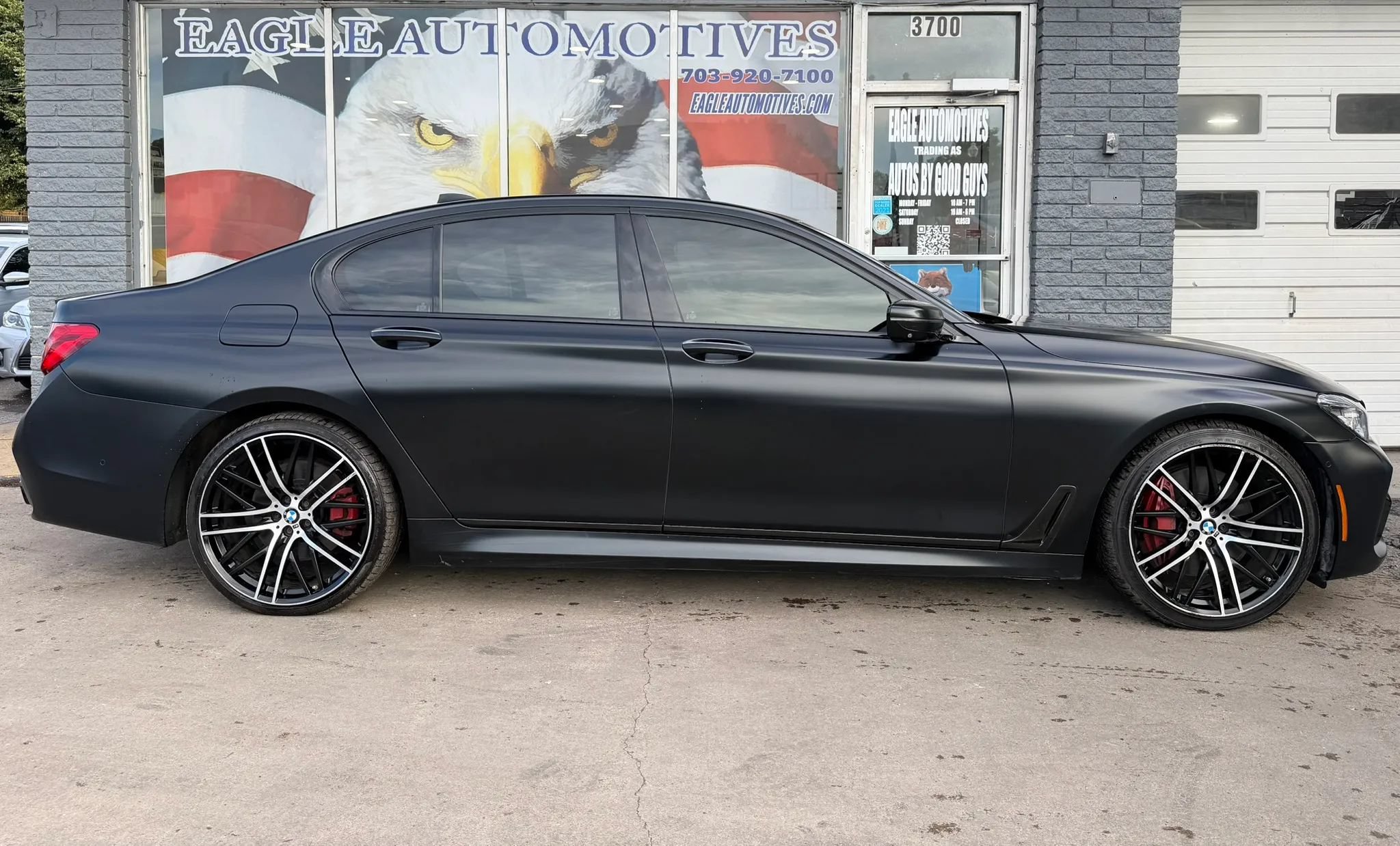 Used 2019 BMW 750i xDrive w/ Executive Package AWD/4WD image 2