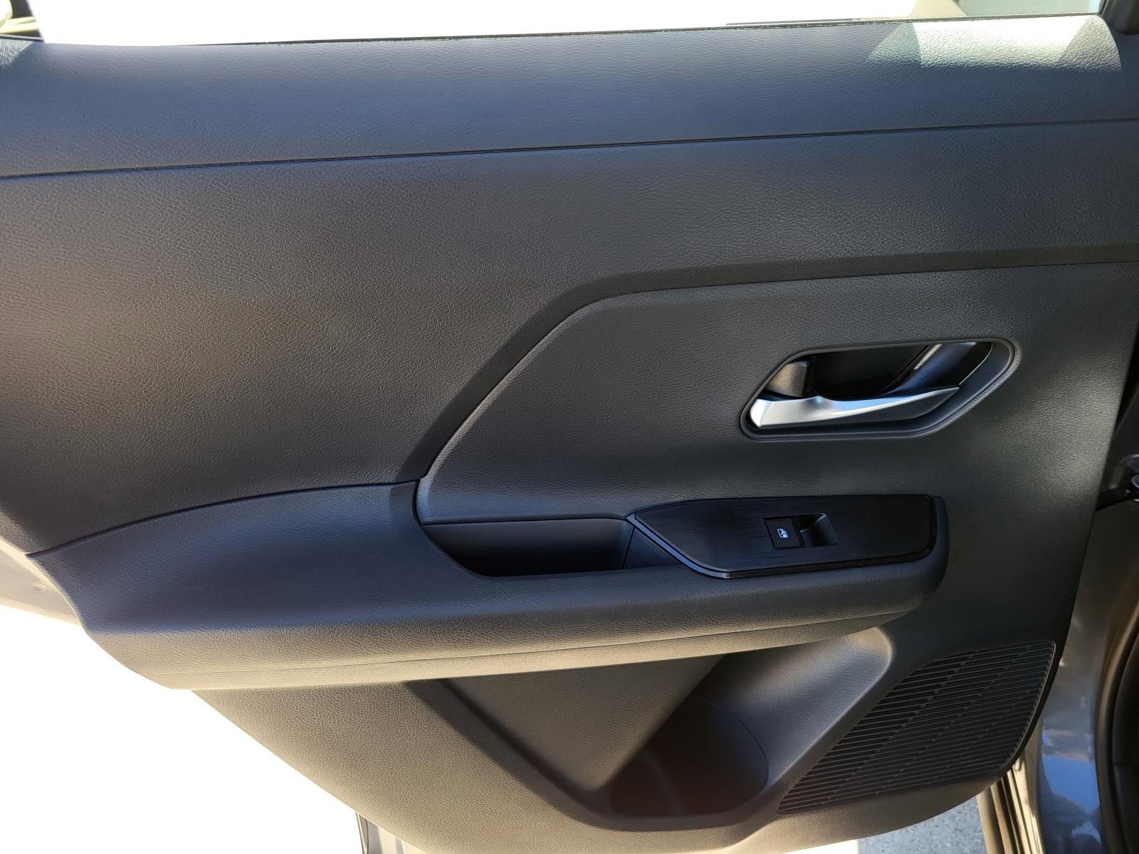 New 2026 Nissan Kicks SV image 15