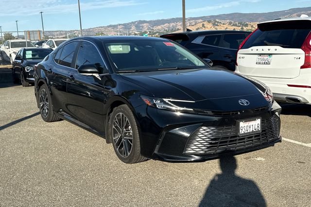 Used 2025 Toyota Camry XLE w/ Premium Plus Package FWD image 2