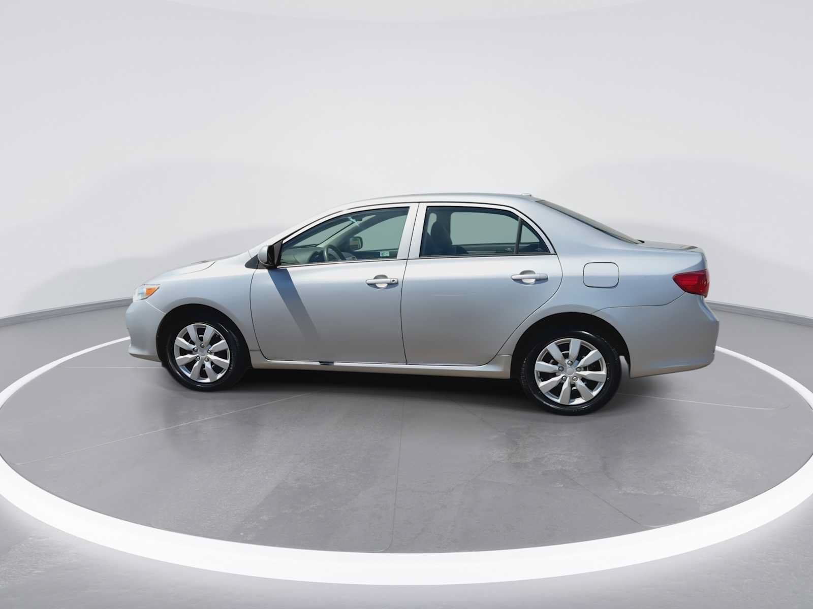 Used 2010 Toyota Corolla LE FWD image 5