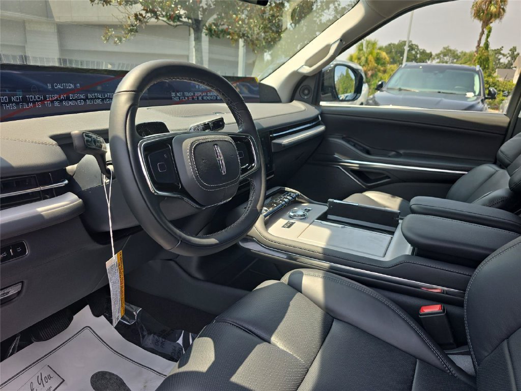 New 2027 Lincoln Navigator Reserve RWD image 17