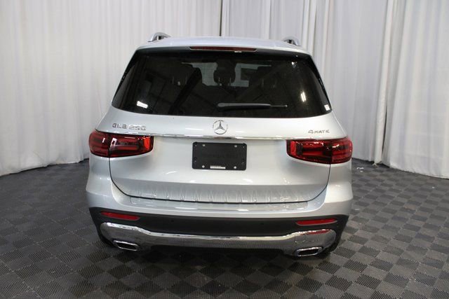 New 2026 Mercedes-Benz GLB 250 4MATIC image 5