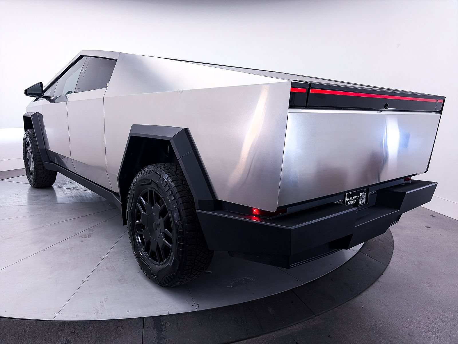 Used 2025 Tesla Cybertruck Cyberbeast AWD/4WD image 13