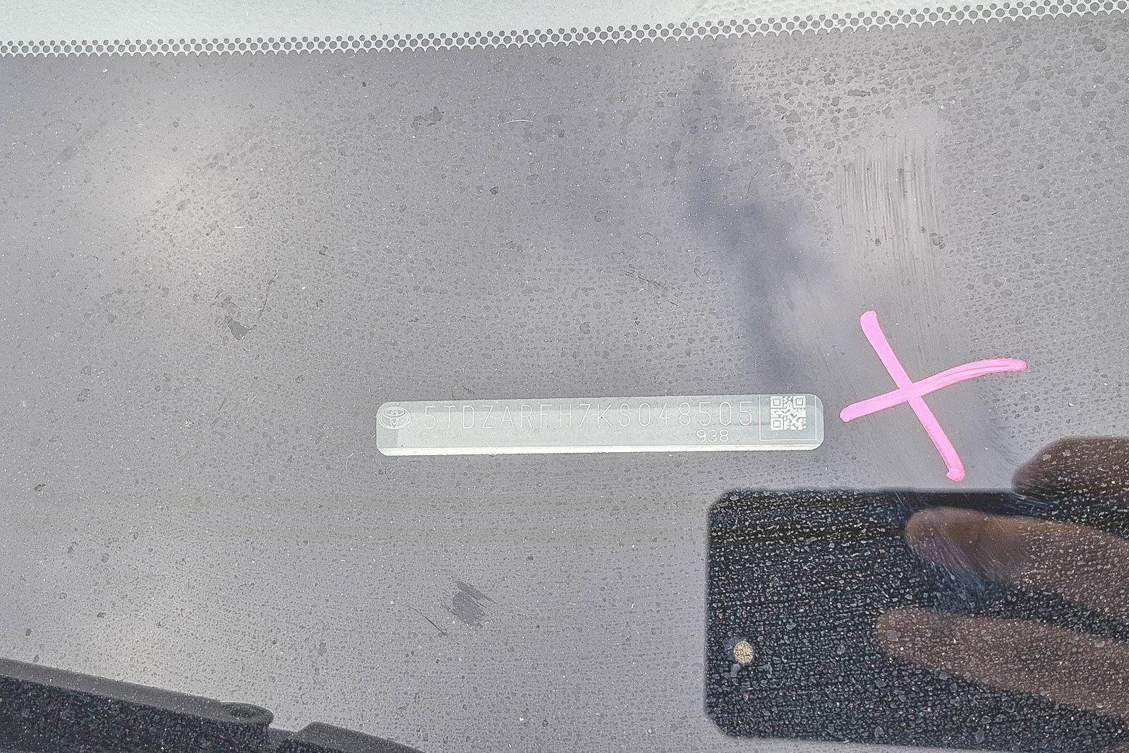 Used 2019 Toyota Highlander LE w/ Carpet Mat Package (TMS) image 17