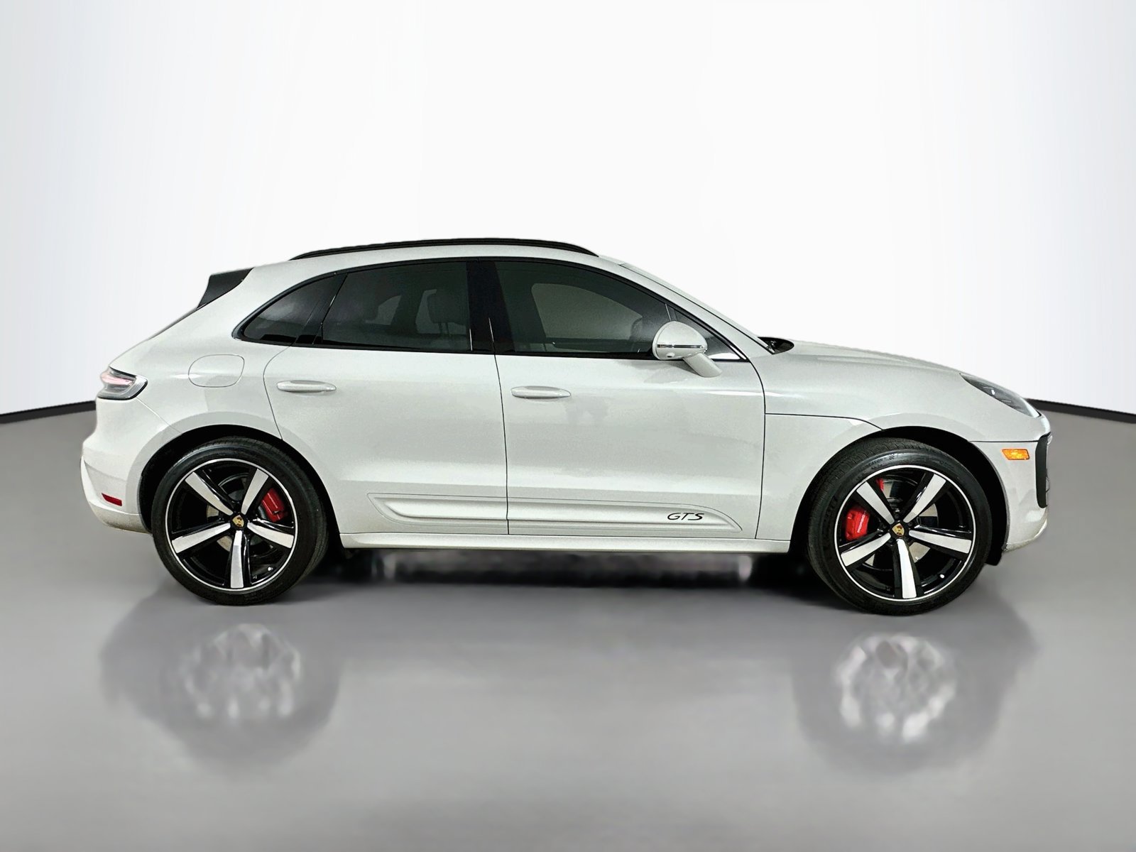 Used 2022 Porsche Macan GTS AWD/4WD image 4