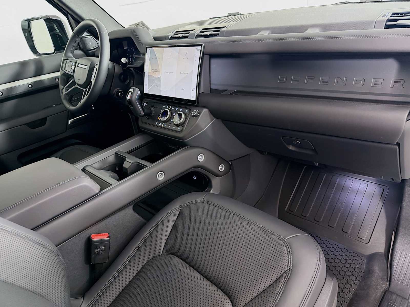 Used 2026 Land Rover Defender 110 S image 29