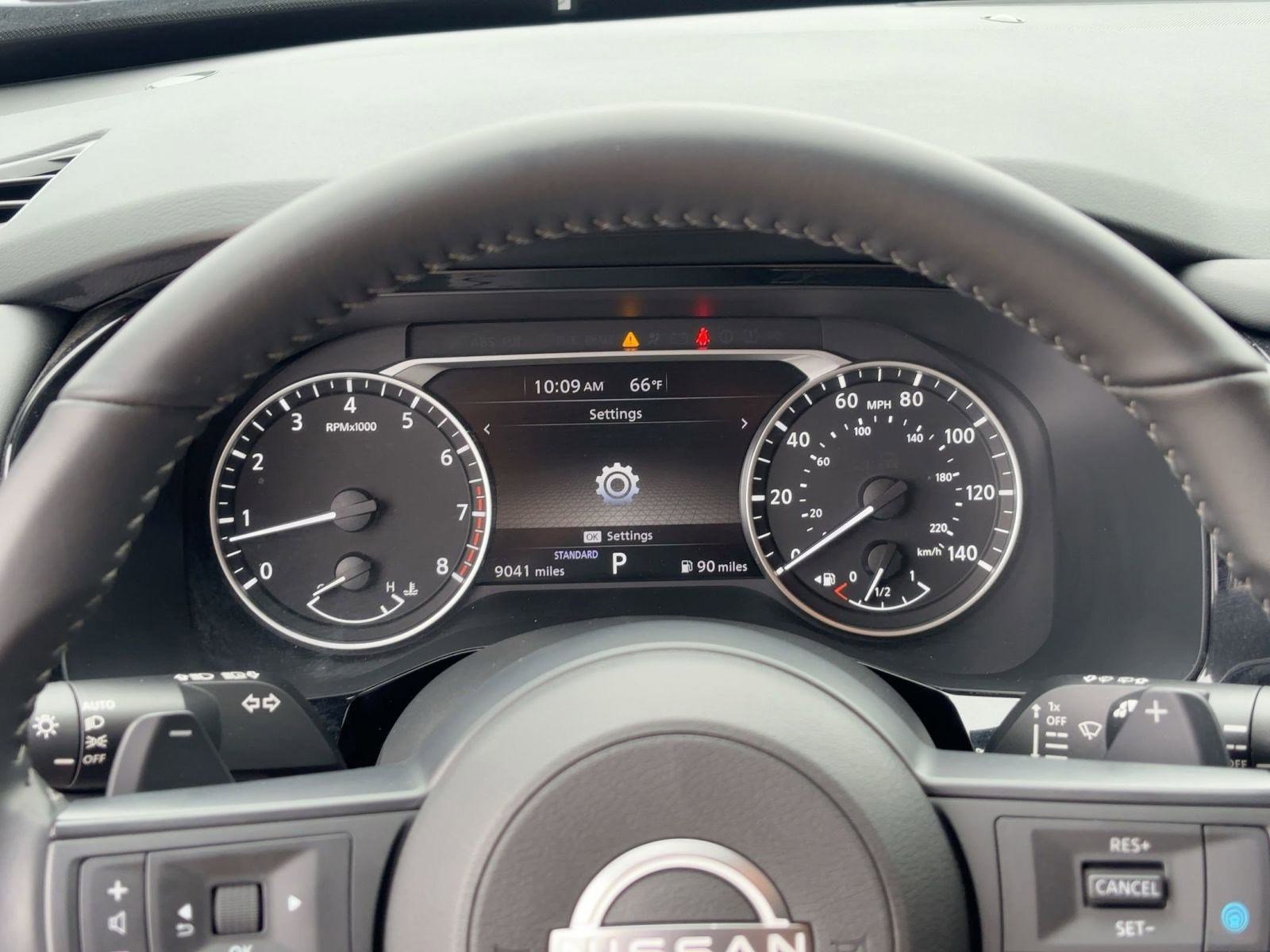 Used 2025 Nissan Pathfinder SV image 19