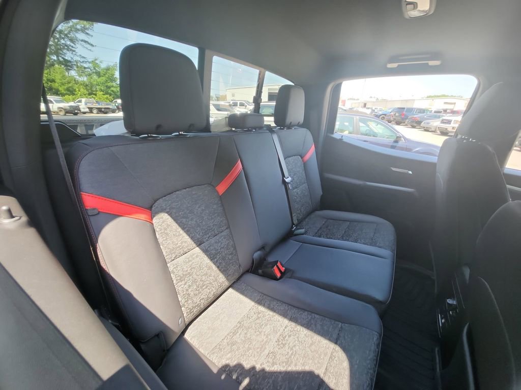 Used 2024 Chevrolet Colorado Z71 w/ Z71 Convenience Package 2 image 30