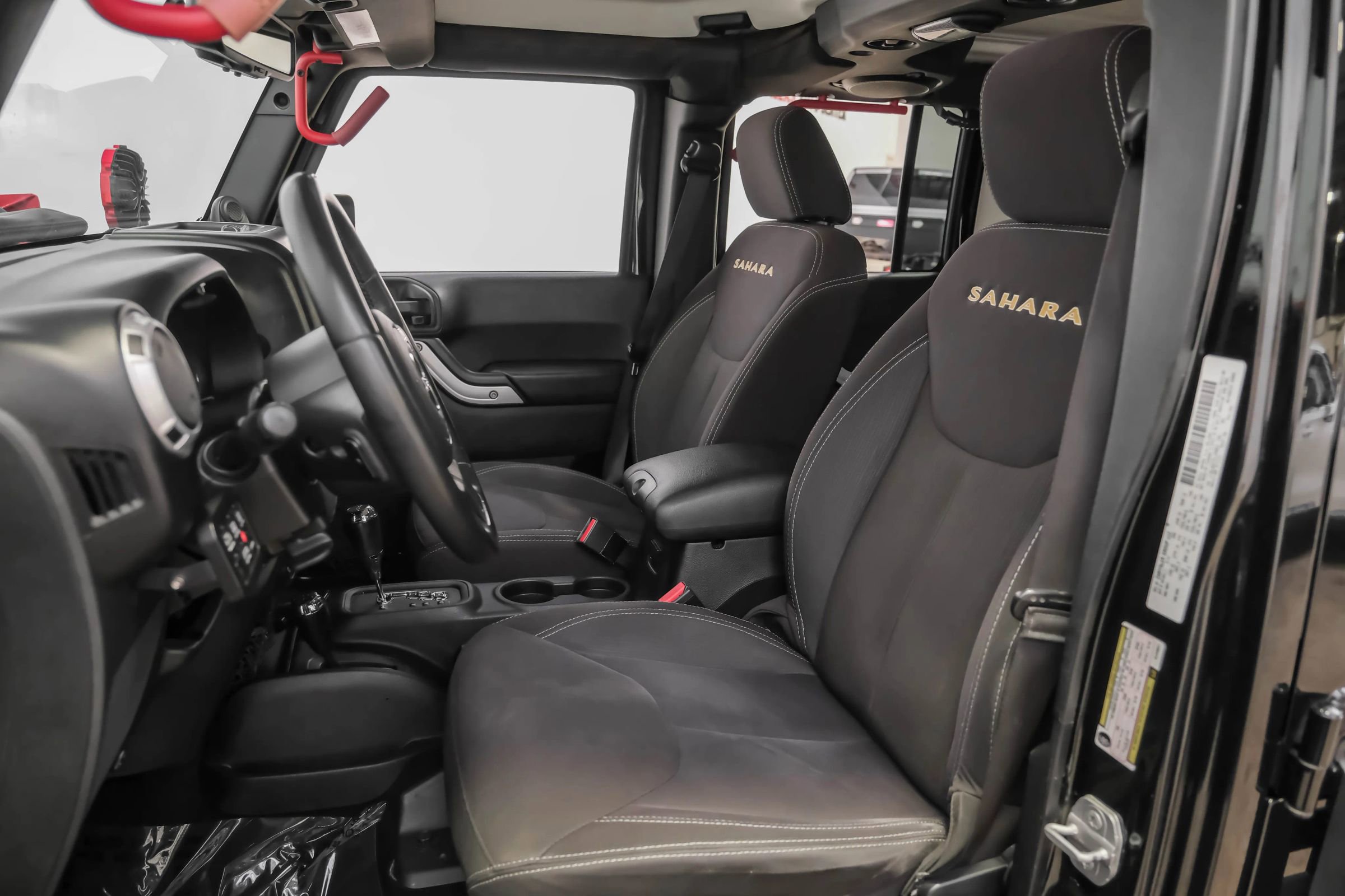 Used 2014 Jeep Wrangler Unlimited Sahara image 22