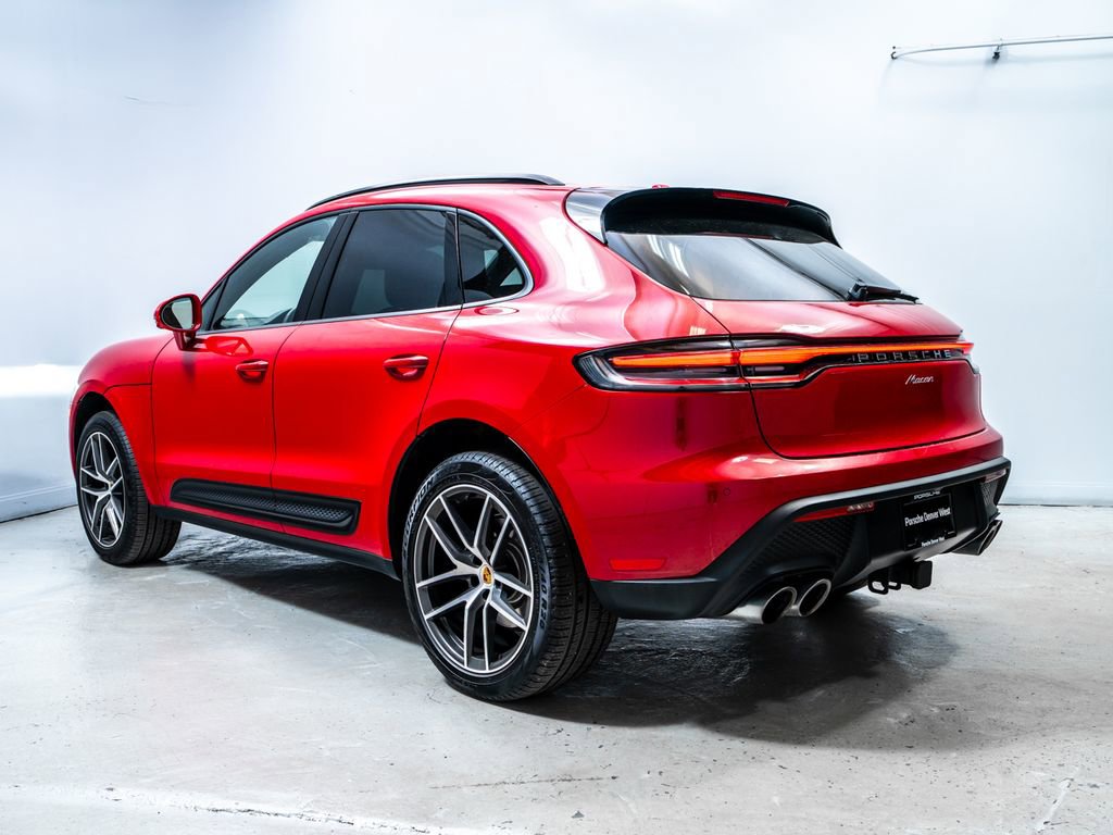 Used 2025 Porsche Macan image 3