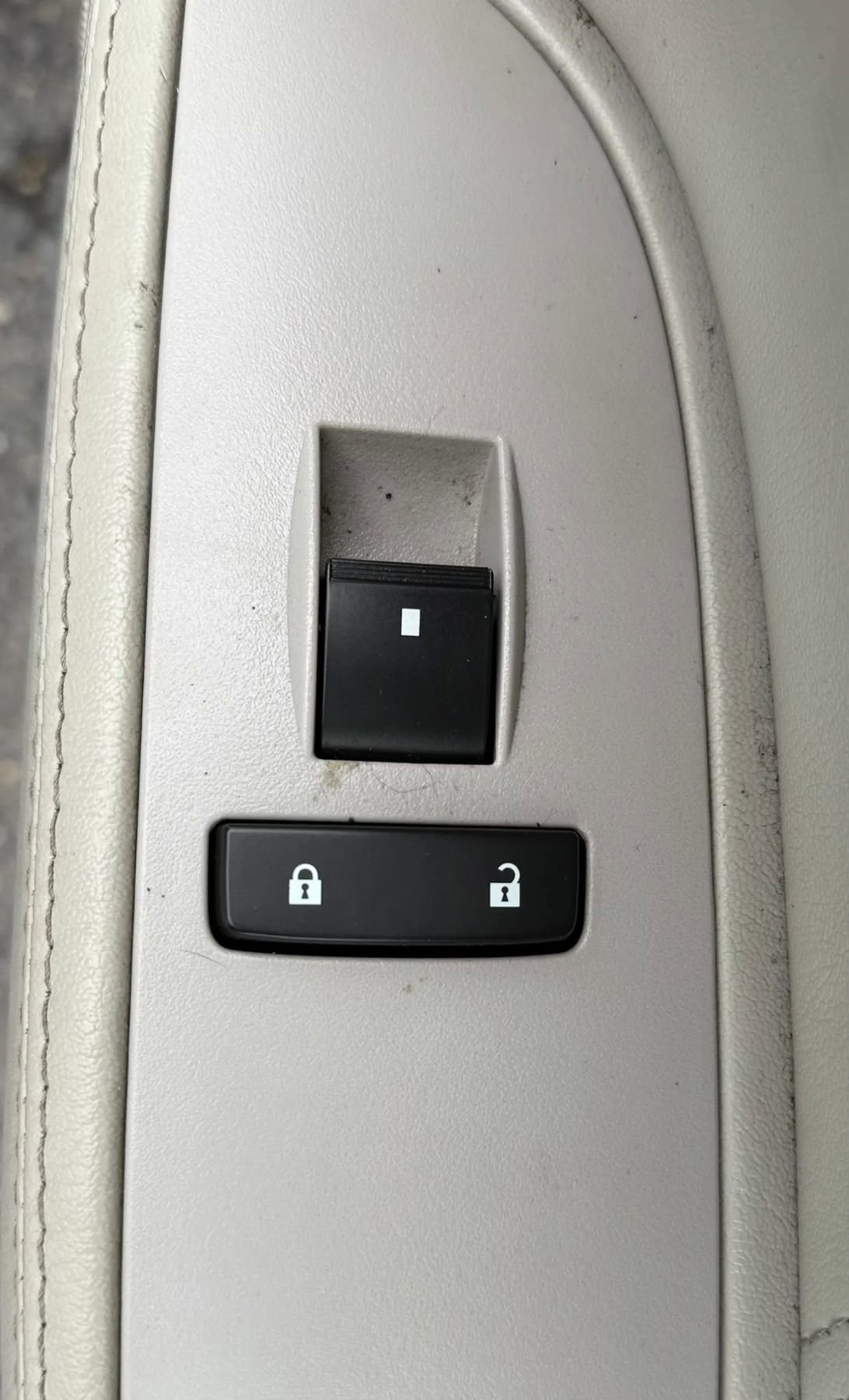 Used 2008 Buick Lucerne CXL w/ Driver Confidence Package image 32