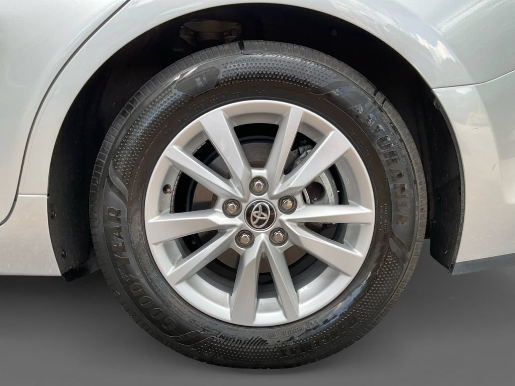 Used 2025 Toyota Camry LE FWD image 8