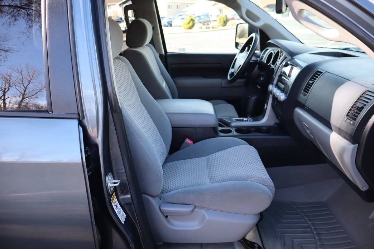 Used 2010 Toyota Tundra 4x4 CrewMax image 22